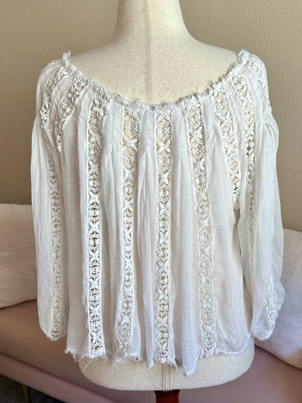 Free People FP One Blouse White Boho Victorian Romantic Peasant Top Raw Edge M